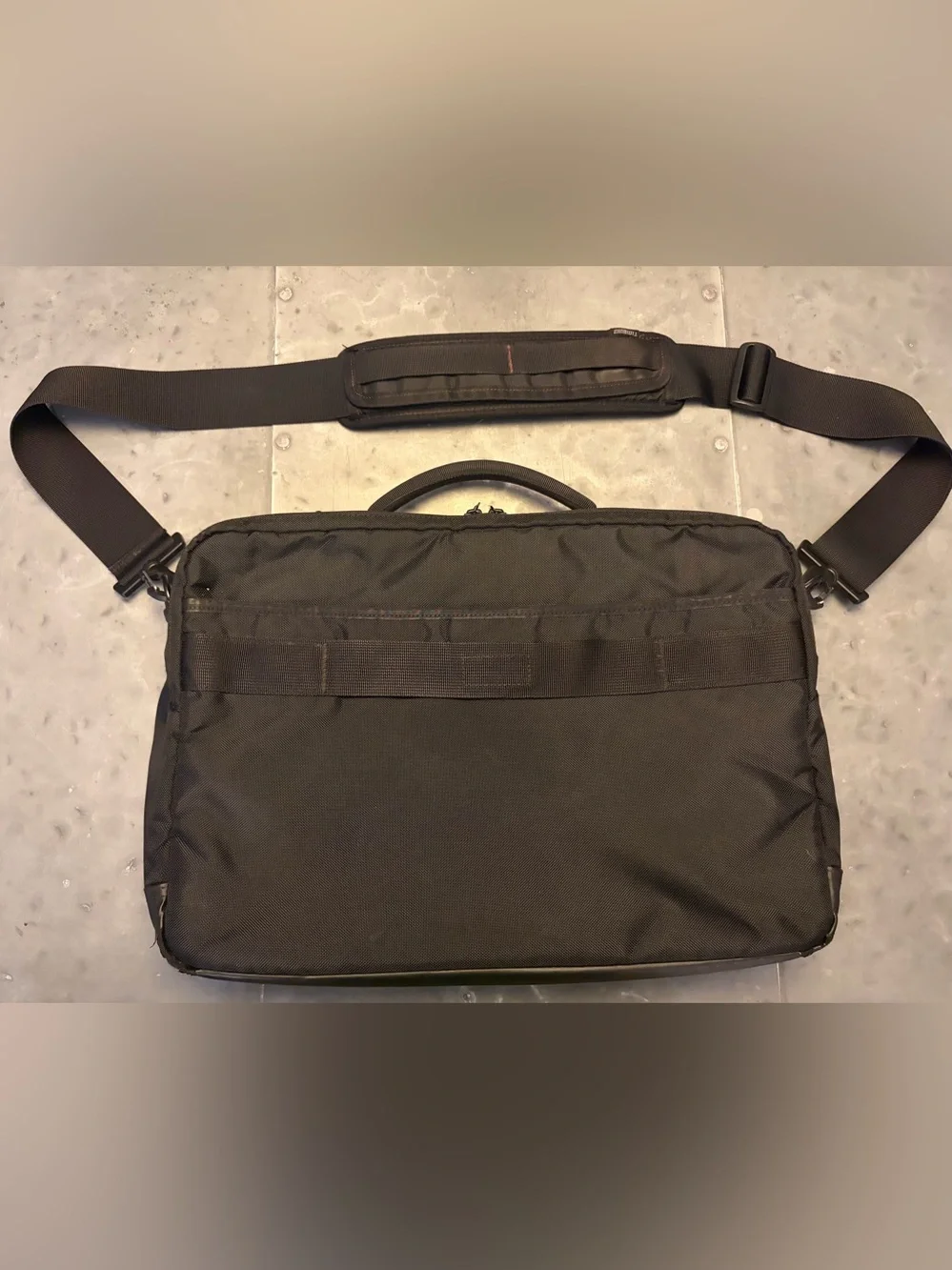 TIMBUK2 Core Briefcase Laptop Messenger Bag Black Used